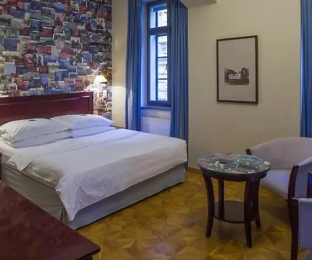 Aparthotel Orea Place Charles Bridge 4*